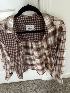American Eagle Outfitters Brown & Cream Plaid Button-Up Shirt
